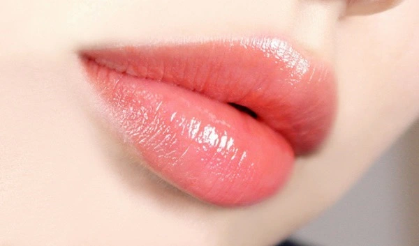 Đôi môi căng mọng, khỏe đẹp nhờ chăm sóc đúng cách