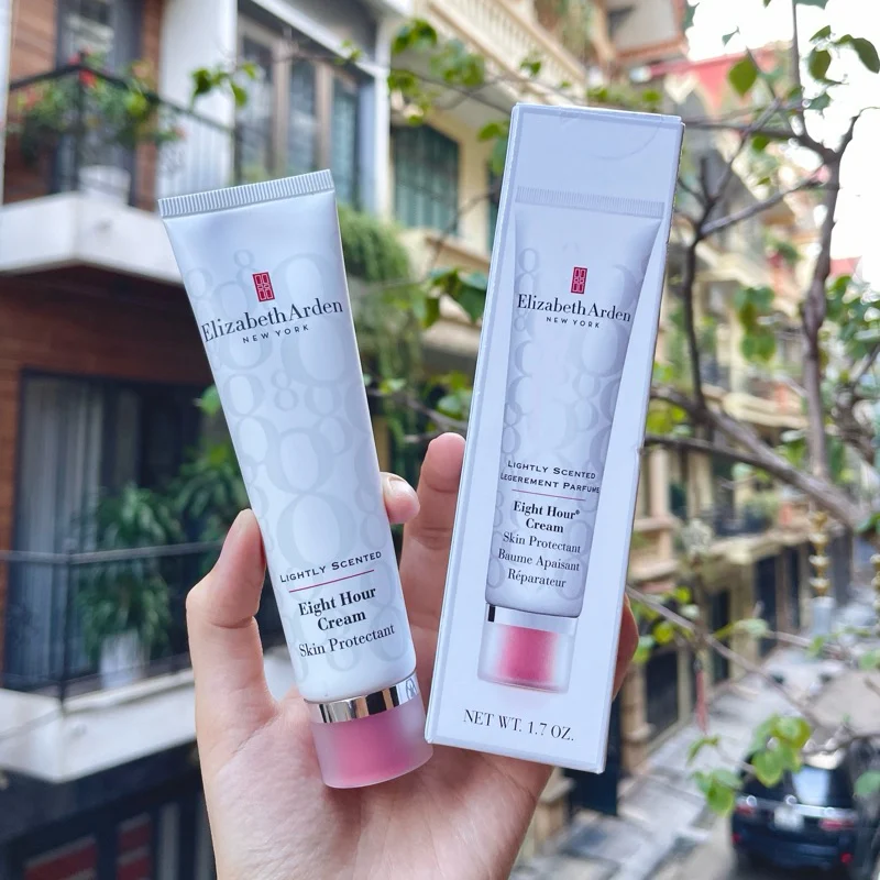 Son dưỡng Elizabeth Arden Eight Hour – Lựa chọn hoàn hảo cho đôi môi khô nứt.